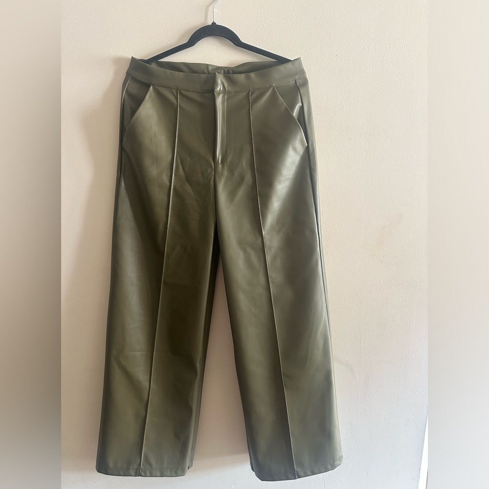 🌟Soho Apparel Olive Faux Leather Wide-Leg Pants Size XL NWT